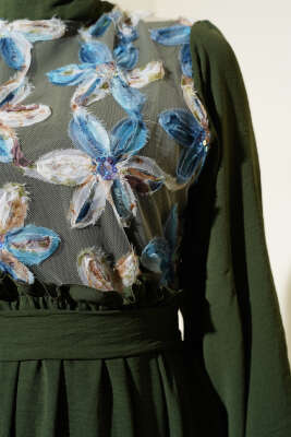 Önü Tül Çiçekli Kuşaklı Elbise Haki - Tesettür Elbise