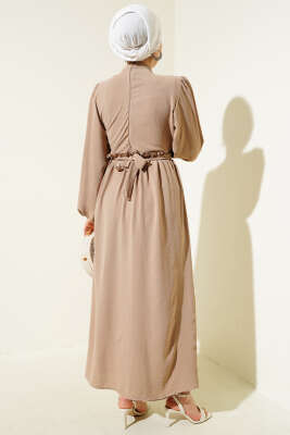 Önü Tül Çiçekli Kuşaklı Elbise Latte - Tesettür Elbise