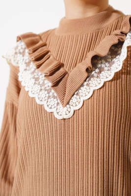 	 Önü V Dantelli Triko Elbise Latte - Tesettür Elbise