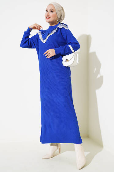 	 Önü V Dantelli Triko Elbise Saks - Elbise