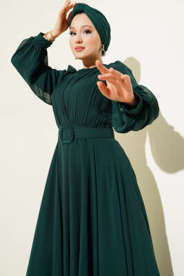 Önü V Pileli Kemerli Abiye Elbise Zümrüt - Tesettür Elbise
