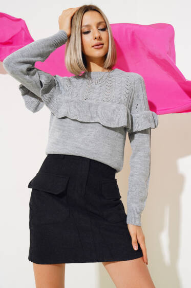 Önü ve Kolu Fırfırlı Triko Kazak Gri - Triko