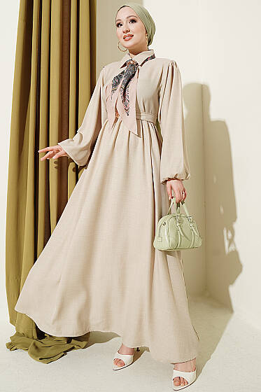 Önü Yarım Düğmeli Fularlı Elbise Bej - Elbise
