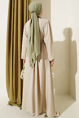 Önü Yarım Düğmeli Fularlı Elbise Bej - Elbise