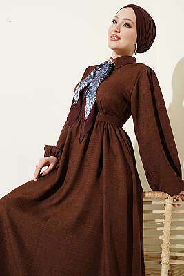 Önü Yarım Düğmeli Fularlı Elbise Kahve - Elbise