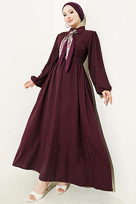 Önü Yarım Düğmeli Fularlı Elbise Mürdüm 