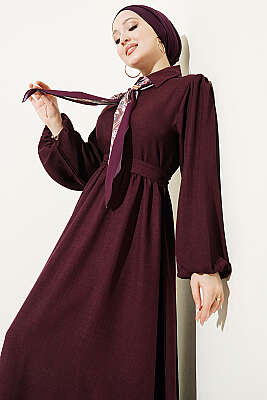 Önü Yarım Düğmeli Fularlı Elbise Mürdüm - Elbise