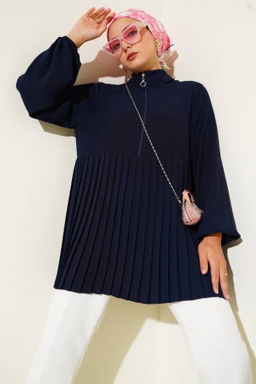 Önü Yarım Fermuarlı Pileli Tunik Lacivert - Tunik