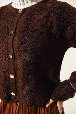 Örgü Düğmeli Kısa Hırka Kahve - Triko Hırka