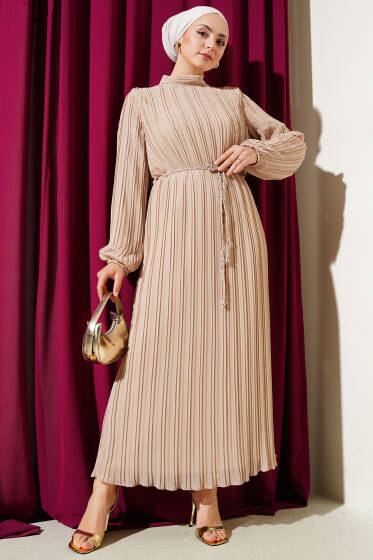 Örgü Kuşaklı Pileli Şifon Elbise Bej - Elbise