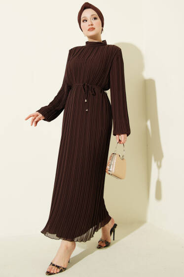 Örgü Kuşaklı Pileli Şifon Elbise Kahve - Elbise