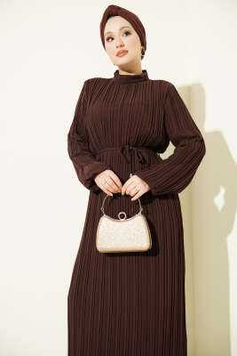 Örgü Kuşaklı Pileli Şifon Elbise Kahve - Elbise