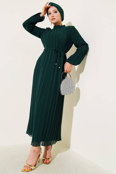 Örgü Kuşaklı Pileli Şifon Elbise Zümrüt - Elbise