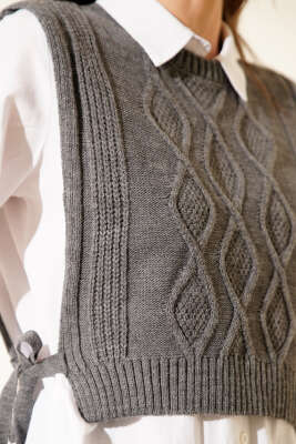 Örgülü Yanları Bağlamalı Kısa Süveter Füme - Yılın Fırsatı