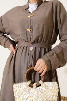 Oval Düğmeli Elbise Vizon - Tesettür Elbise