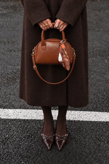 Oval Model Fularlı Çanta Taba - Kol Çantası