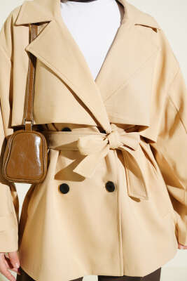 Oversize Apoletli Düğmeli Kısa Trençkot Bej - Trençkot