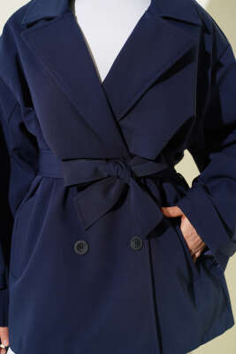 Oversize Apoletli Düğmeli Kısa Trençkot Lacivert - Trençkot