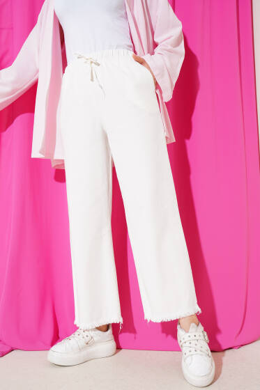 Paça Püsküllü İp Bağcık Detaylı Pantolon Beyaz - Pantolon
