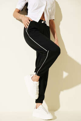 Paça ve Beli Lastikli Loyşa Pantolon Siyah - HELLIE