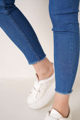 Paçası Püsküllü Skinny Jean Pantolon Orta Mavi - Kot Pantolon