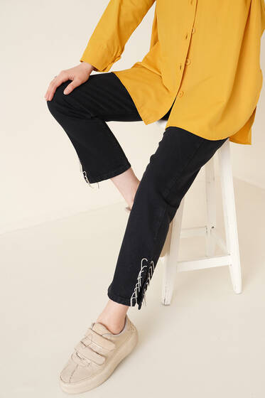 Paçası Taş Püsküllü Kot Pontolon Siyah - Pantolon