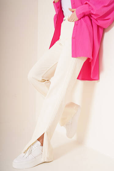 Paçası Yırtmaçlı Yüksek Bel Jean Pantolon Ekru - Kot Pantolon