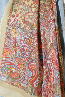 Paisley Motifli Şal Kına Yeşili - Başörtüsü