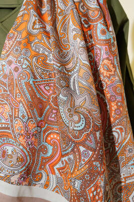 Paisley Motifli Şal Latte - Başörtüsü