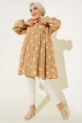 Papatya Desenli Büzgü Detaylı Düğmeli Tunik Latte - Tunik