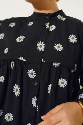 Papatya Desenli Büzgü Detaylı Düğmeli Tunik Siyah - Tunik