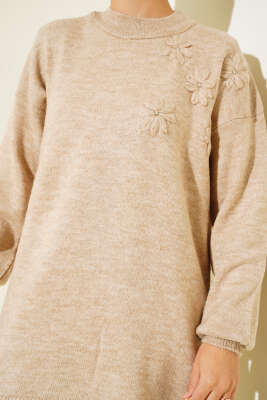 Papatya Detaylı Yumoş Triko Tunik Büsküvi - Triko Tunik