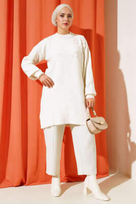 Papatya Detaylı Yumoş Triko Tunik Kemik - Triko Tunik