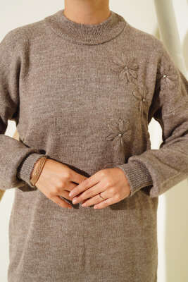 Papatya Detaylı Yumoş Triko Tunik Vizon - Triko Tunik