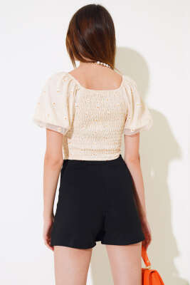 Papatya Nakışlı Kayık Yaka Bluz Bej - Kadın Giyim Modelleri