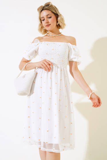 Papatya Nakışlı Midi Elbise Beyaz - Yeni Giyim