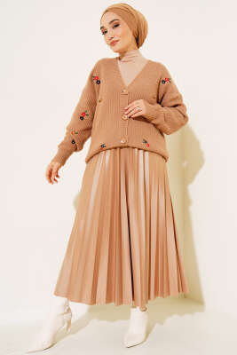 Papatya Nakışlı Örgü Triko Hırka Büsküvi - Triko Hırka