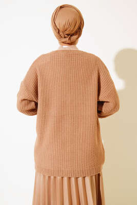 Papatya Nakışlı Örgü Triko Hırka Büsküvi - Triko Hırka