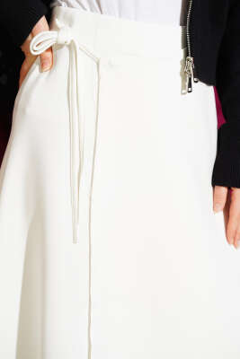 Parça Detaylı Bağlamalı Scuba Etek Ekru - Etek