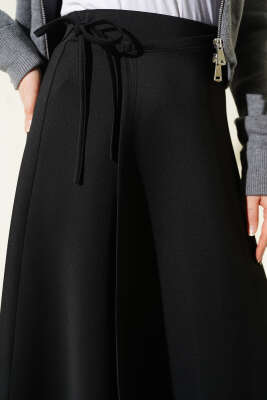 Parça Detaylı Bağlamalı Scuba Etek Siyah - Etek