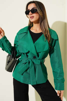 Parça Detaylı Düğmeli Kısa Trençkot Benetton 