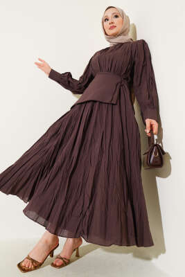 Parça Detaylı Kırışık Elbise Kahve 