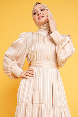 Parlak Çizgi Desenli Elbise Bej - Tesettür Elbise