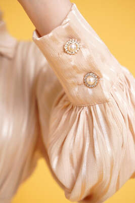 Parlak Çizgi Desenli Elbise Bej - Tesettür Elbise