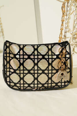 Parlak Desenli Fermuarlı Makyaj Çantası Asorti 6 - NEW WELL