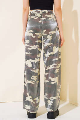 Parlak Kumaş Salaş Pantolon Kamuflaj - Kadın Giyim Modelleri