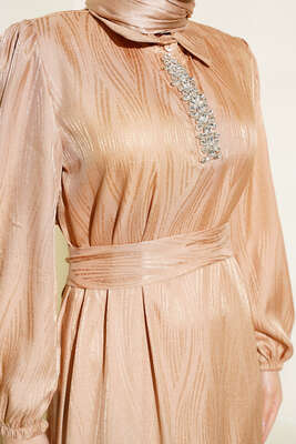 Parlak Taş Patlı Saten Elbise Latte - Tesettür Elbise