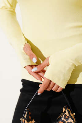 Parmak Geçirmeli Basic Bluz Sarı - Yılın Fırsatı