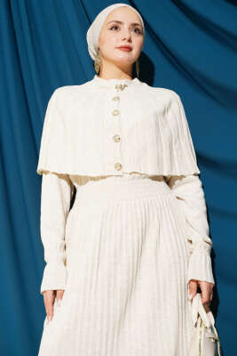 Pelerin Detaylı Düğmeli Triko Elbise Bej - Elbise