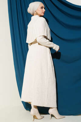 Pelerin Detaylı Düğmeli Triko Elbise Bej - Elbise